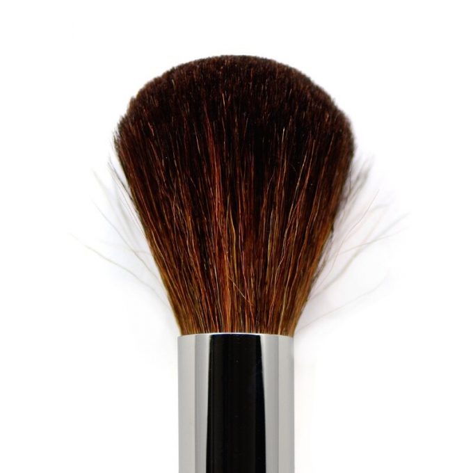 Powder brush with brown mountain goat hair 9422