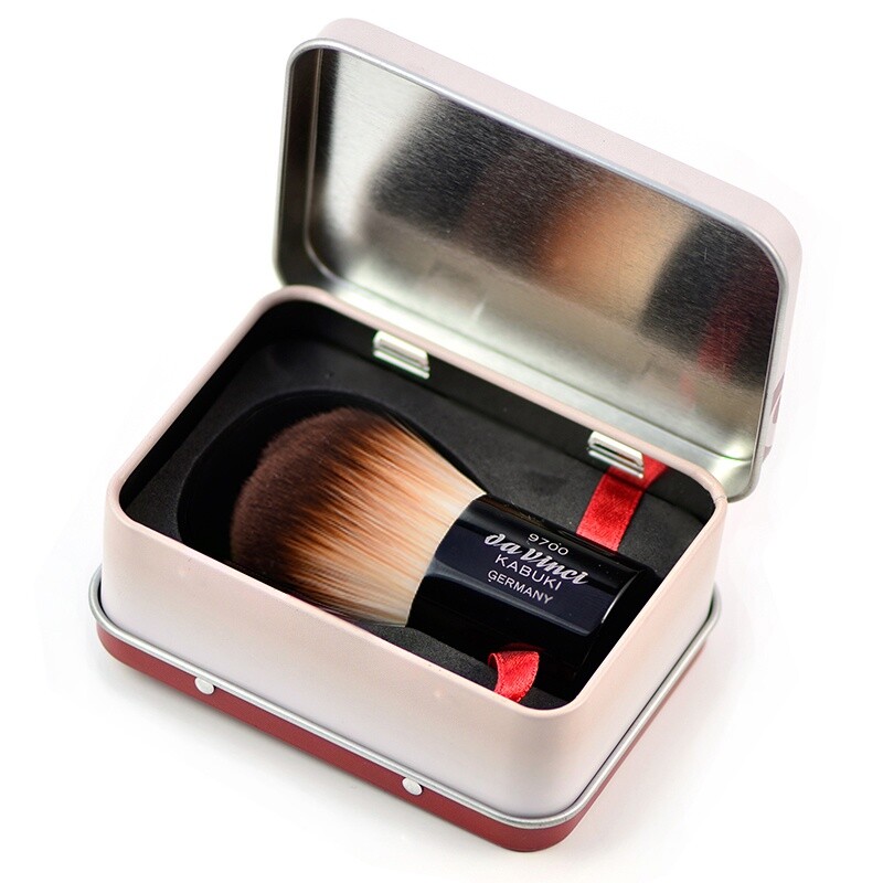 Pędzel do pudru KABUKI z gładkimi włóknami syntetycznymi 9700