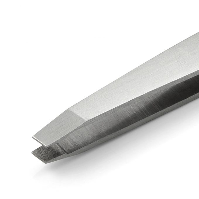 Mont Bleu Tweezers for Eyebrows, made of Stainless Steel, hand finished in Solingen